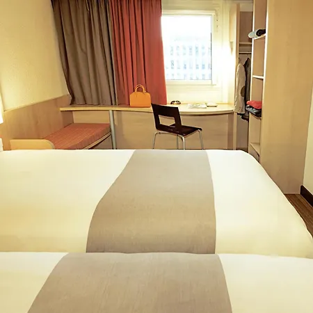 Ibis Jose Malhoa Лісабон