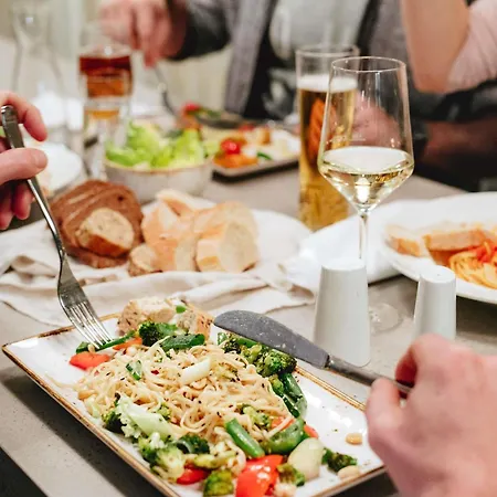 Готель Ibis Jose Malhoa 2*