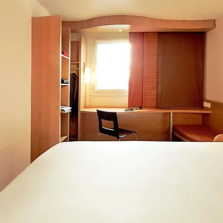 Ibis Jose Malhoa Готель Лісабон