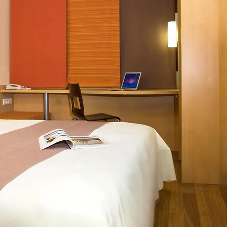 Ibis Jose Malhoa 2* Lisboa