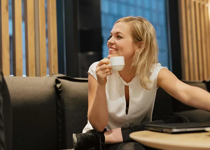 Ibis Jose Malhoa Hotel