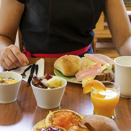 Ibis Jose Malhoa Hotel 2*